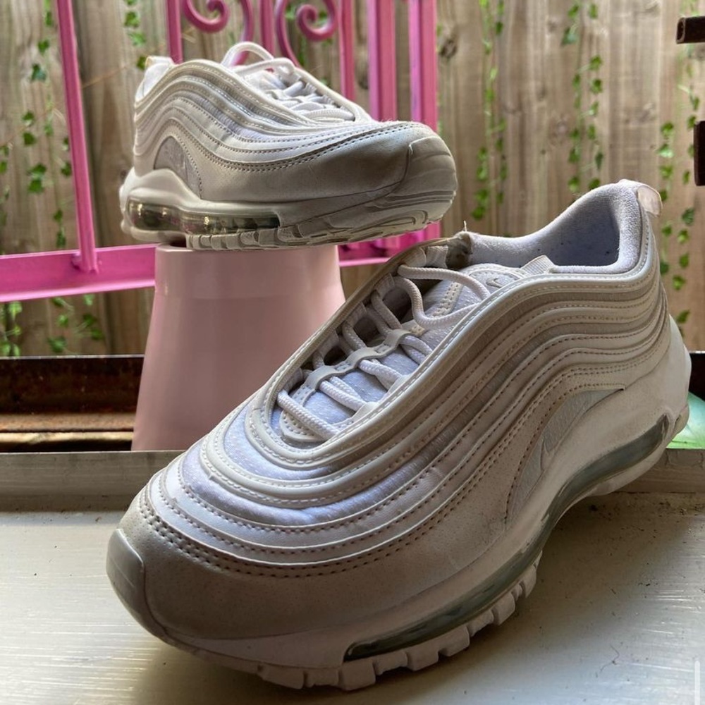 Air Max 95’s in white